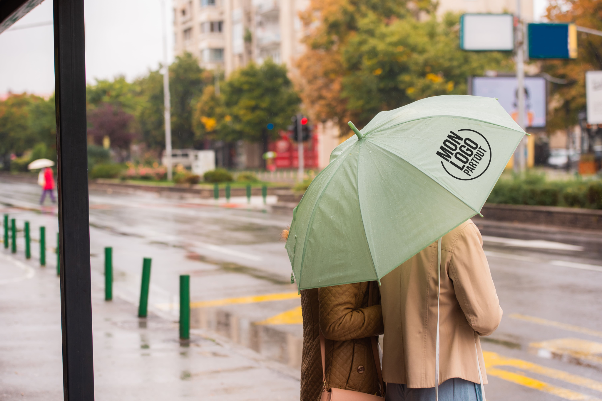 Un parapluie dans la rue